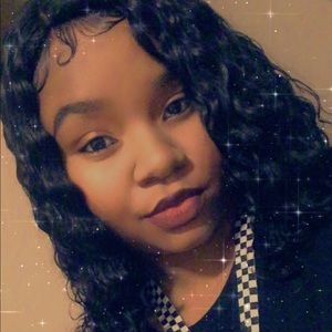 Meet your Posher, Amari